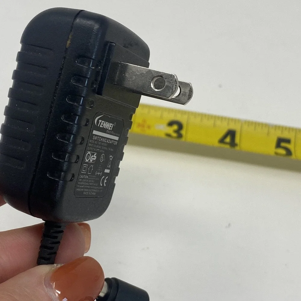 Tenwei Electronics Switching Adapter Model TA01-0600500 Input 100-240VAC 50/60Hz